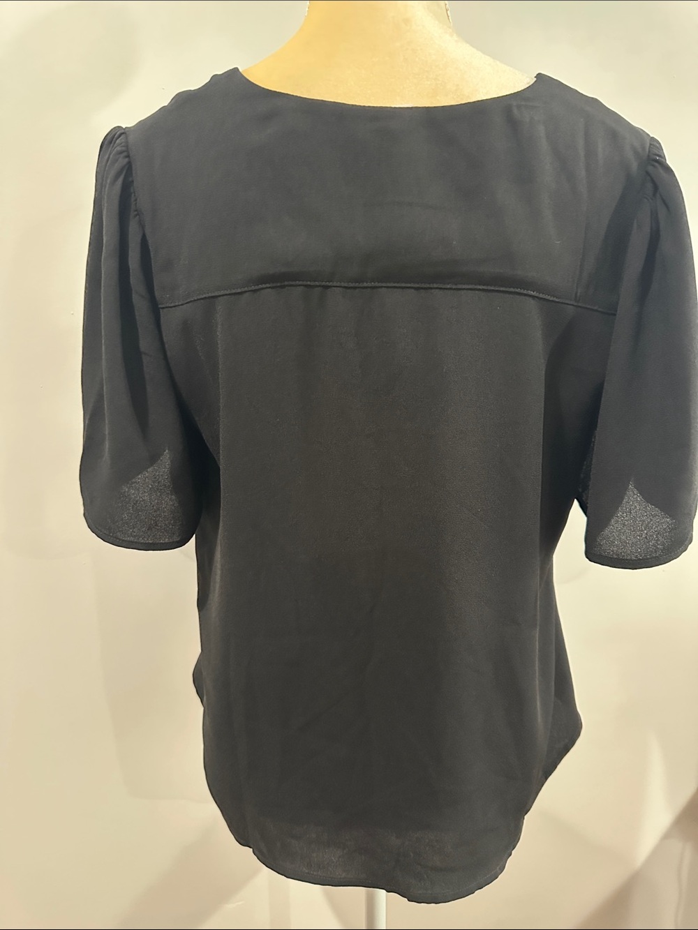 Cabi Essential Top Size Small - Picture 5 of 9